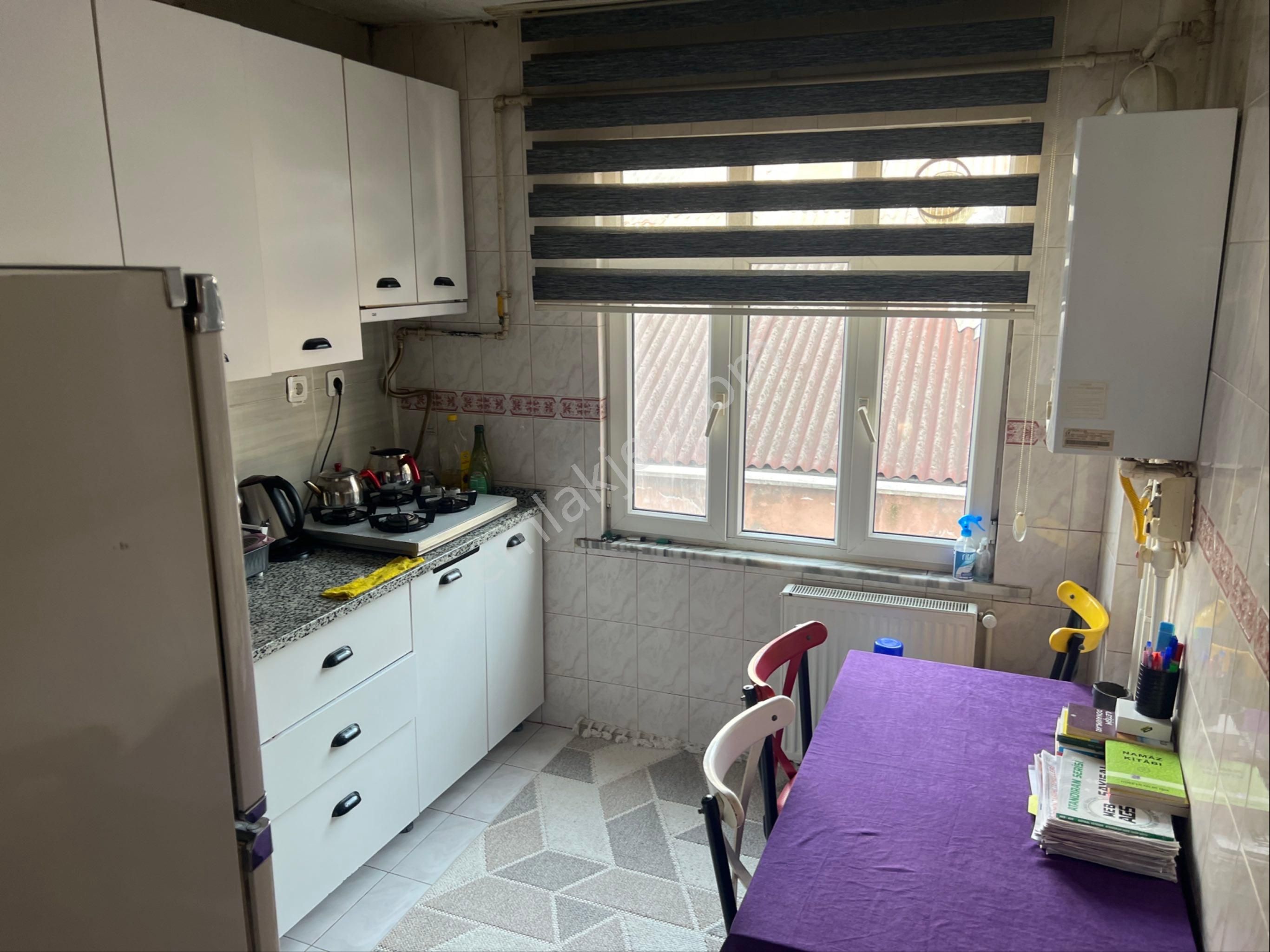 Bayan Yanına Bayan Arkadas