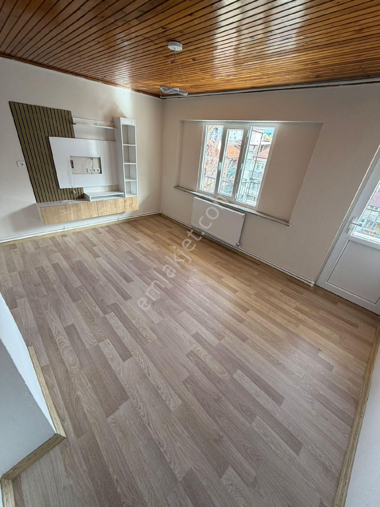 Topraklık Mahallesinde Tek Tapu Çift Daire Apart Fiyatına Satılık