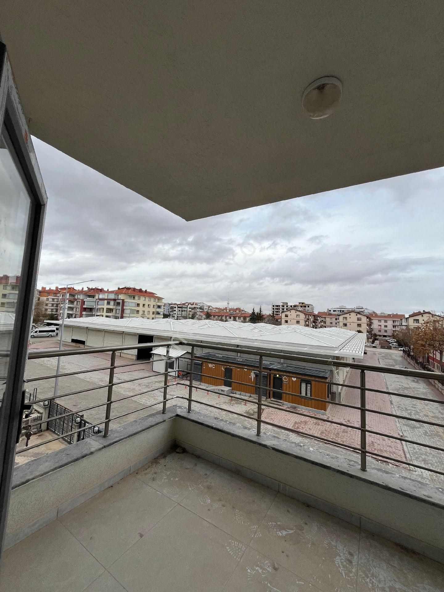 Emin Gyo'dan Eşrefoğlu İlkokulu Yanı Sıfır 4+1 Ebeveyn Banyolu Daire - Görsel 19