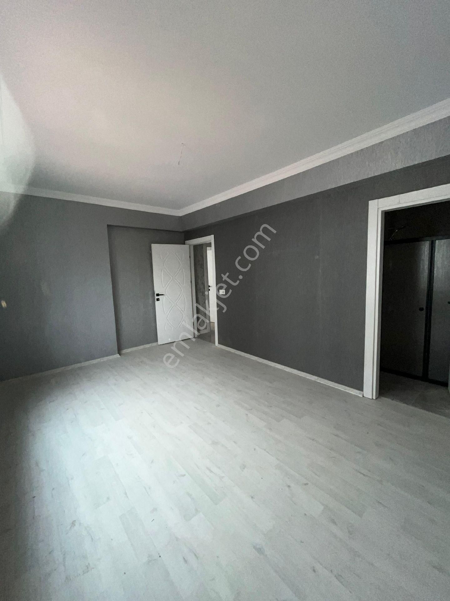 Emin Gyo'dan Eşrefoğlu İlkokulu Yanı Sıfır 4+1 Ebeveyn Banyolu Daire - Görsel 10