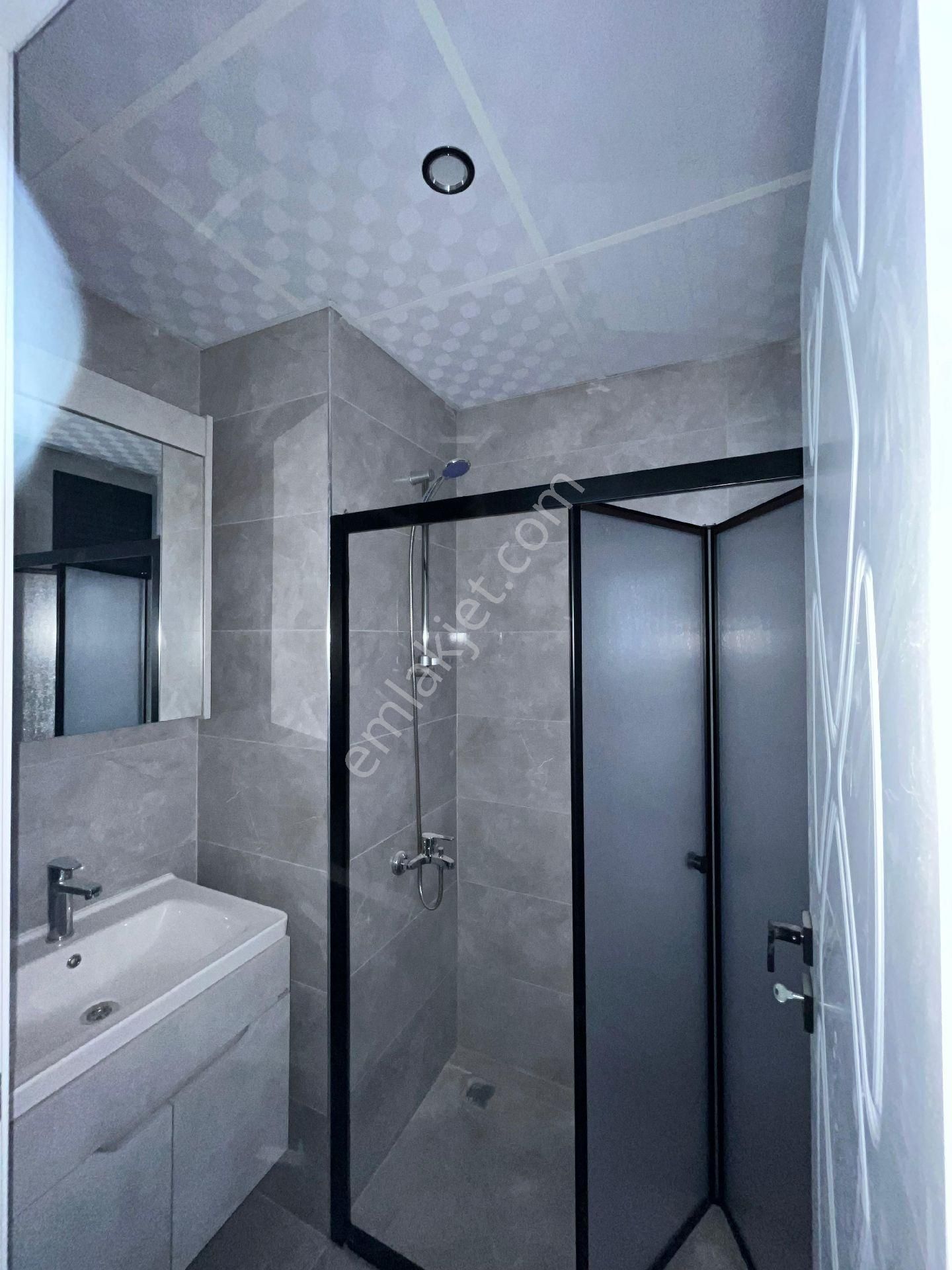 Emin Gyo'dan Eşrefoğlu İlkokulu Yanı Sıfır 4+1 Ebeveyn Banyolu Daire - Görsel 26