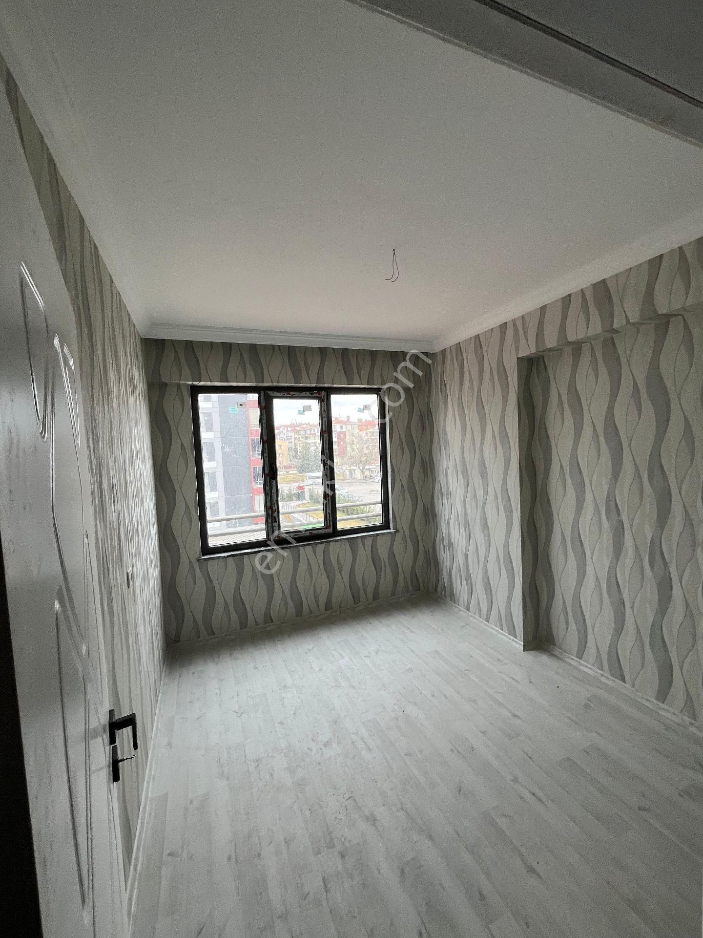 Emin Gyo'dan Eşrefoğlu İlkokulu Yanı Sıfır 4+1 Ebeveyn Banyolu Daire - Görsel 6