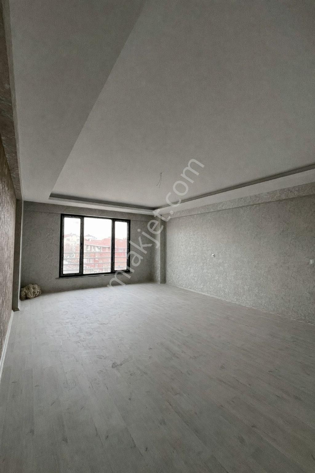 Emin Gyo'dan Eşrefoğlu İlkokulu Yanı Sıfır 4+1 Ebeveyn Banyolu Daire - Görsel 3