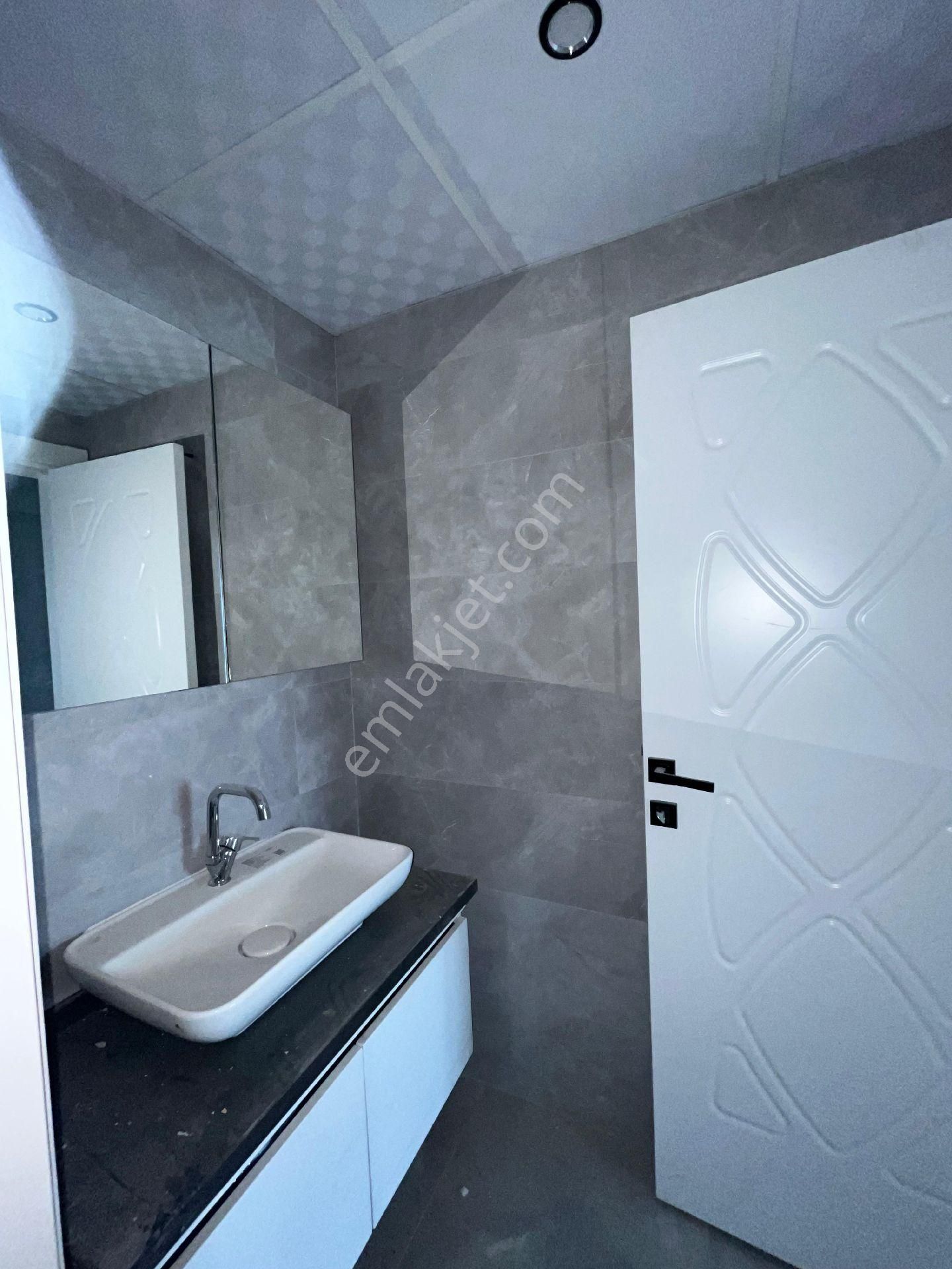 Emin Gyo'dan Eşrefoğlu İlkokulu Yanı Sıfır 4+1 Ebeveyn Banyolu Daire - Görsel 24