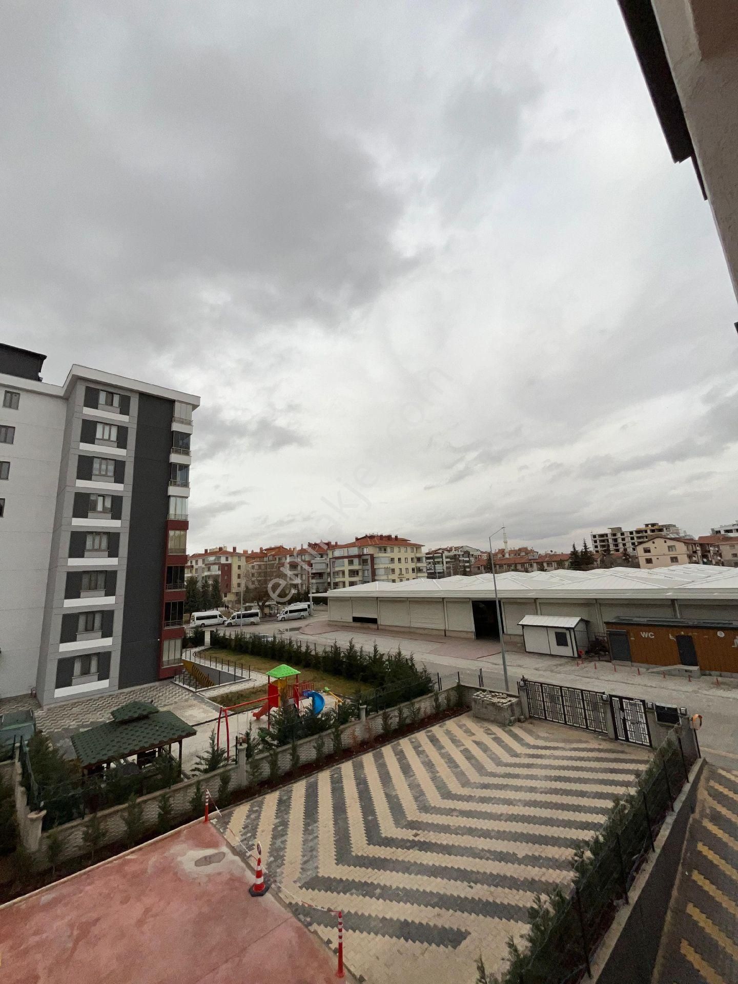 Emin Gyo'dan Eşrefoğlu İlkokulu Yanı Sıfır 4+1 Ebeveyn Banyolu Daire - Görsel 29