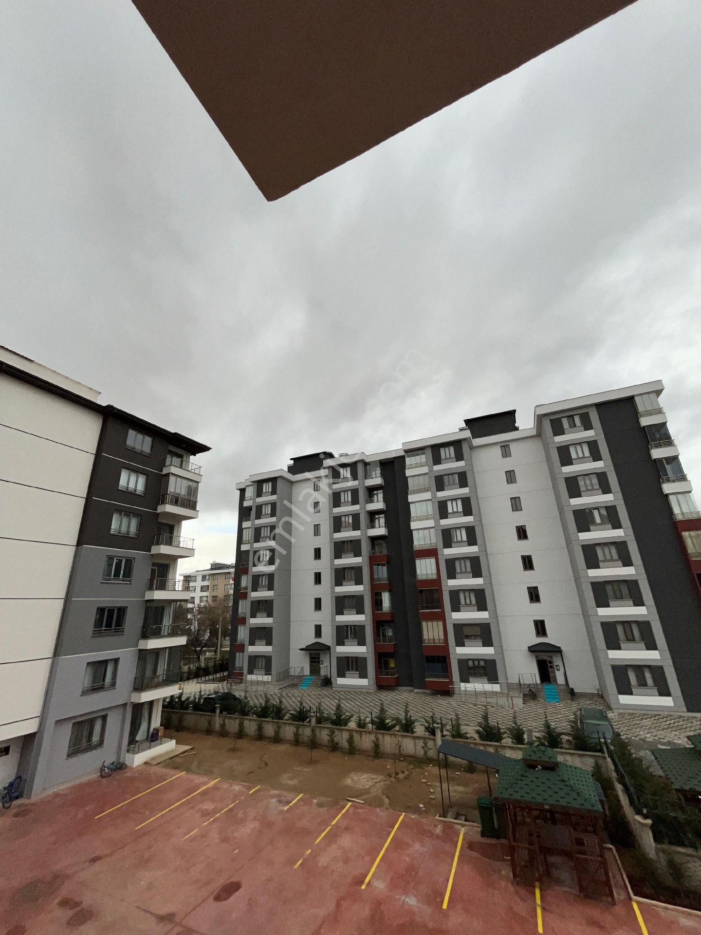 Emin Gyo'dan Eşrefoğlu İlkokulu Yanı Sıfır 4+1 Ebeveyn Banyolu Daire - Görsel 30