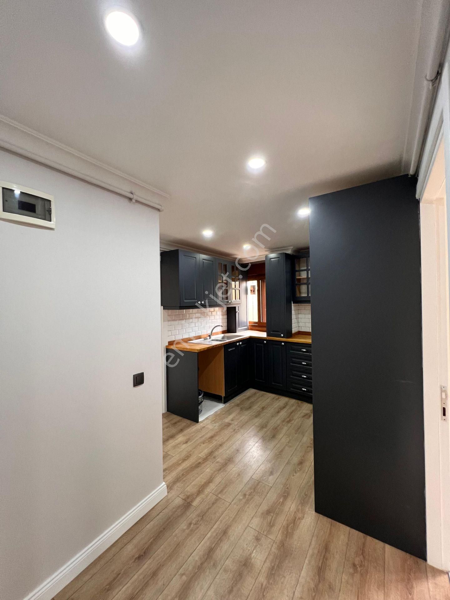 Kaçmaz'dan İdealtepe Sahil'de Marmaraya Komşu Lüks 1+1 - Görsel 13