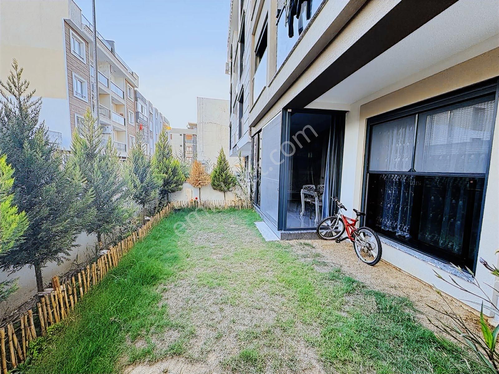 Kuşadası Davutlar'da Kendine Ait Bahçeli Satılık 1+1 Daire - Görsel 2