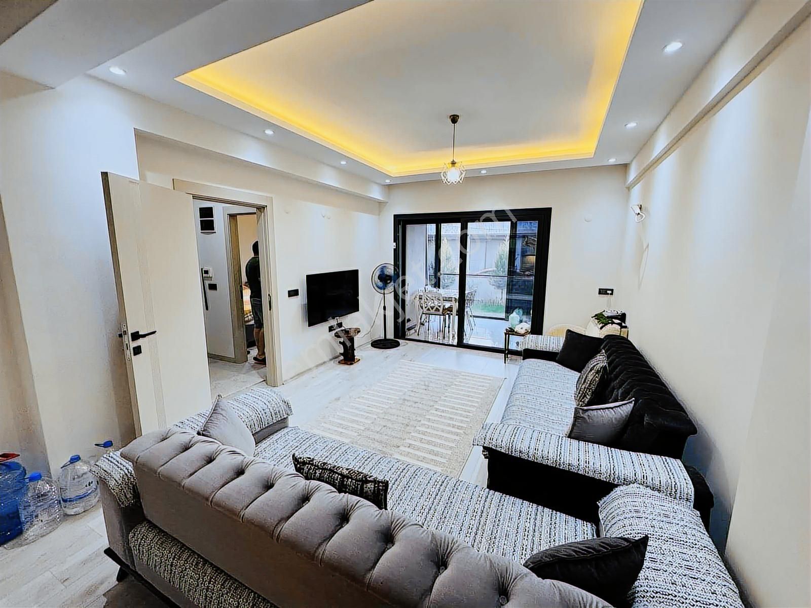 Kuşadası Davutlar'da Kendine Ait Bahçeli Satılık 1+1 Daire - Görsel 4