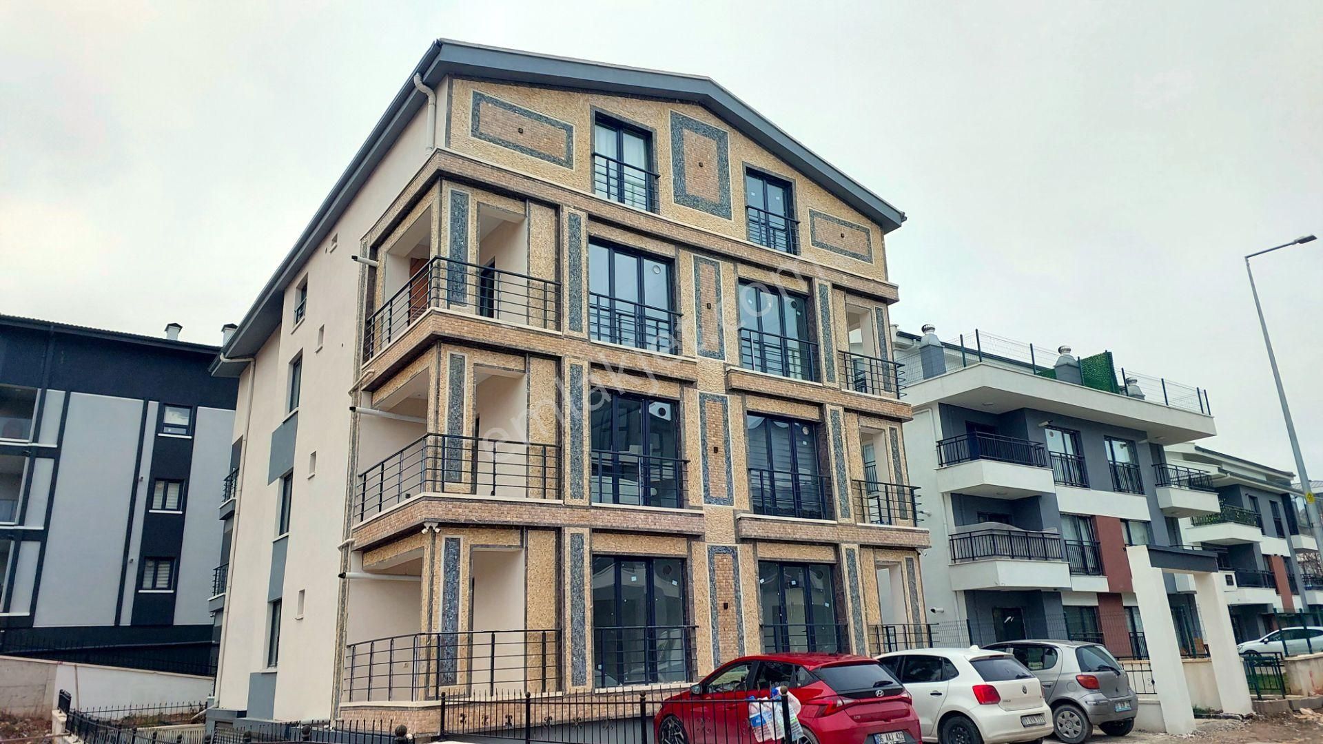 Ankara İncek Dubleks Sıfır 3+1 Bulvara 100 M. Satılık Daire