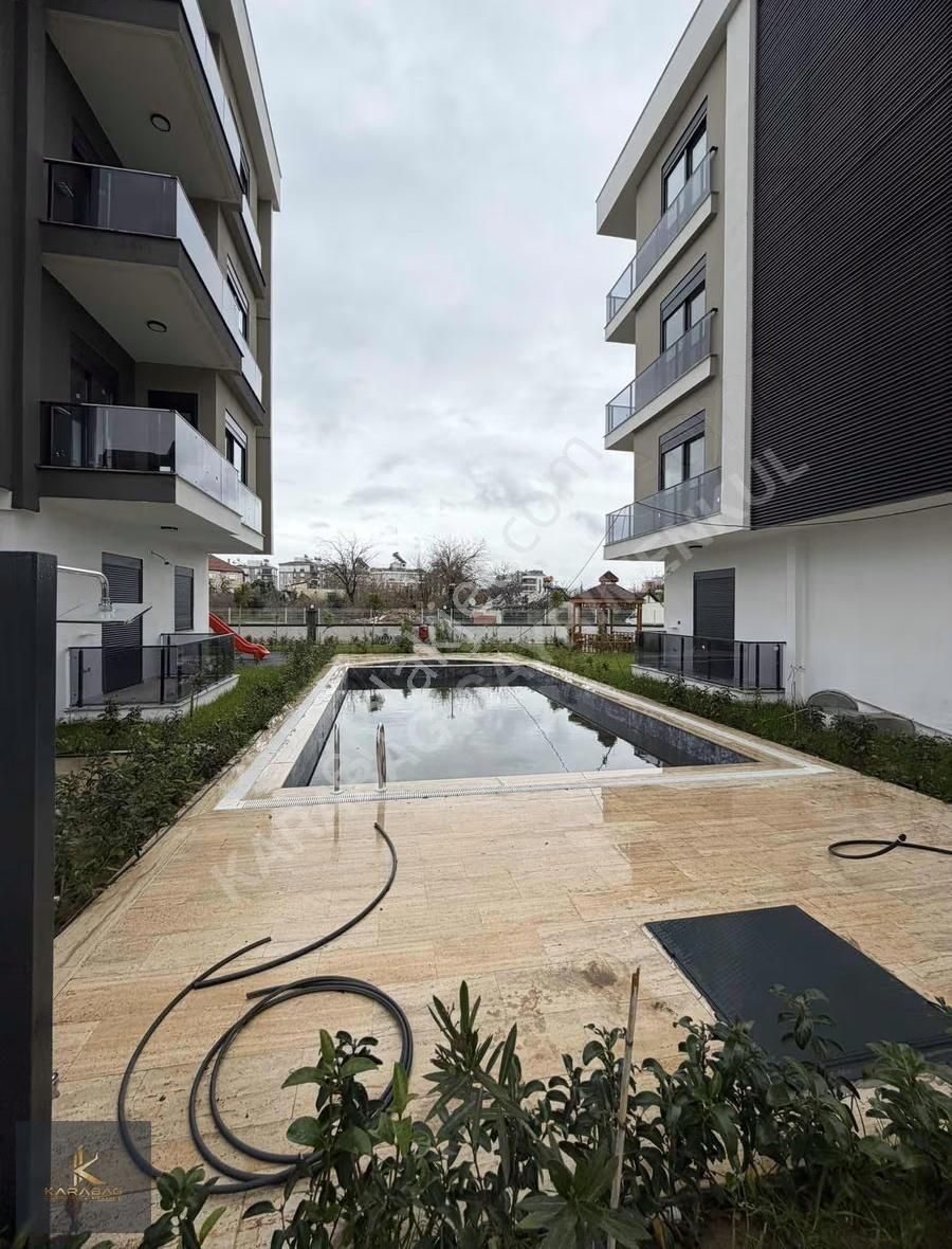 Karabağ'dan ! Site İçi Ayrı Mutfak Ebevyn Banyolu Sıfır 2+1