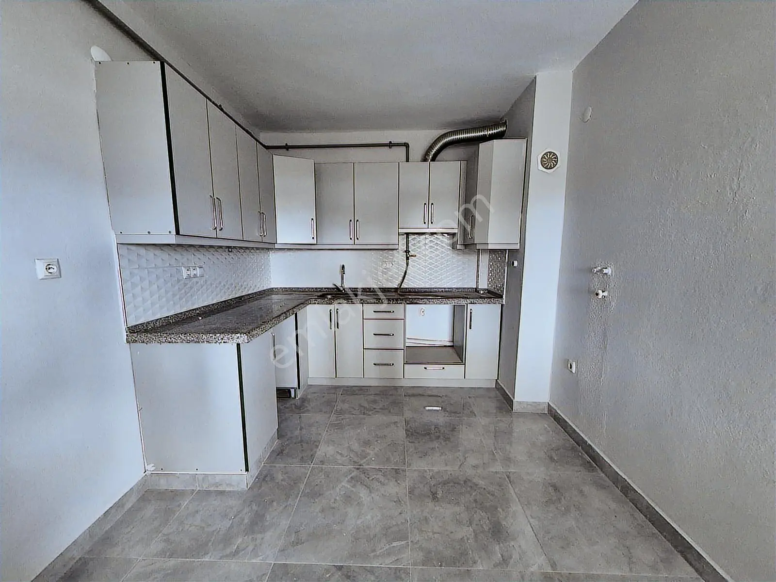 Kuzeykent Sitesinde Kiralık 2+1 Daire (5.kat) - Görsel 3