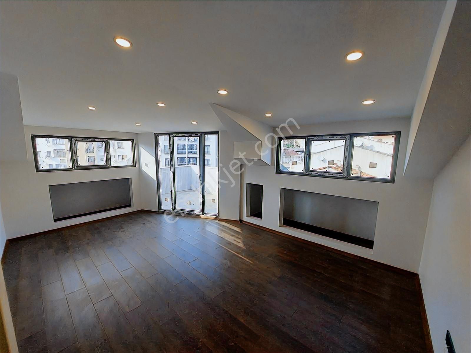 Üsküdar Merkeze Yakın Asansörlü Satılık Sıfır Dubleks 4+1 - Görsel 9