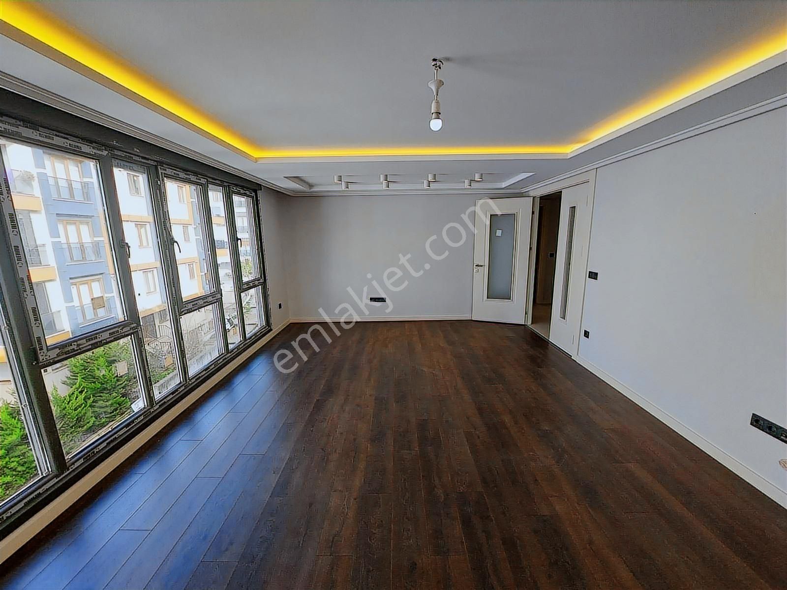 Üsküdar Merkeze Yakın Asansörlü Satılık Sıfır Dubleks 4+1