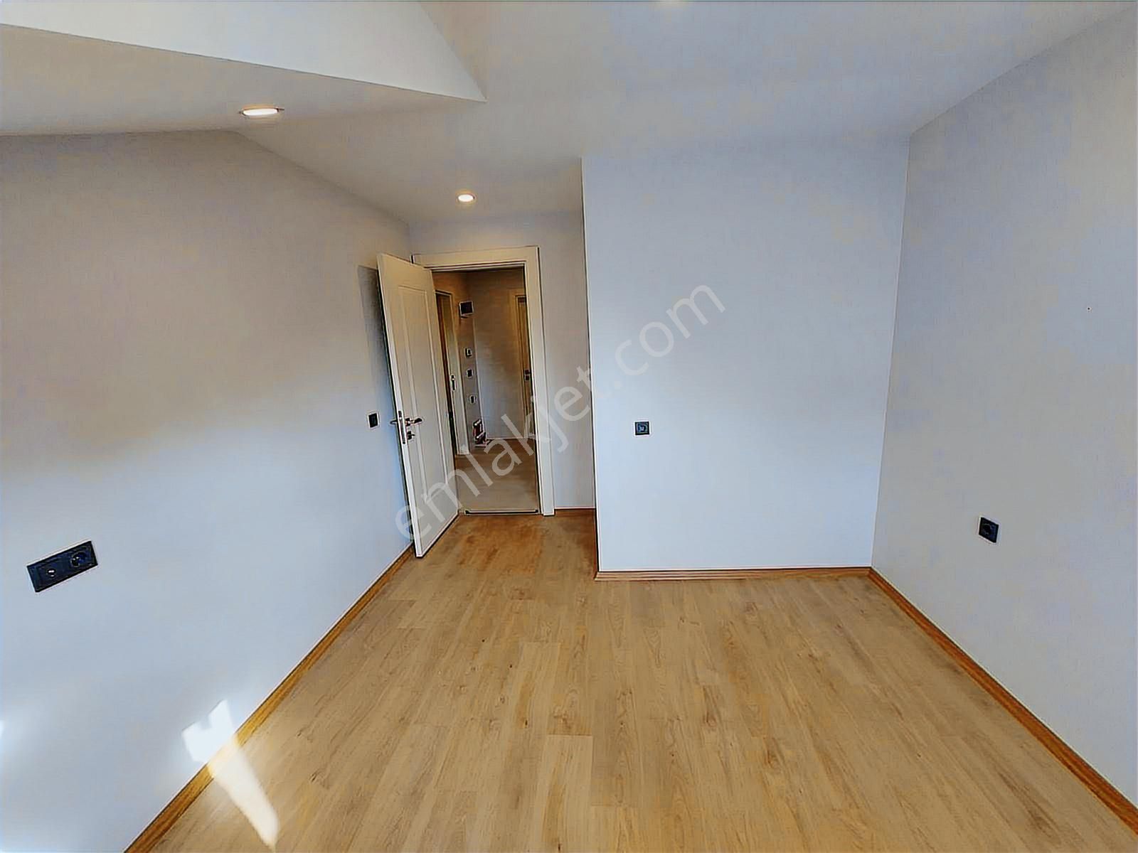 Üsküdar Merkeze Yakın Asansörlü Satılık Sıfır Dubleks 4+1 - Görsel 13