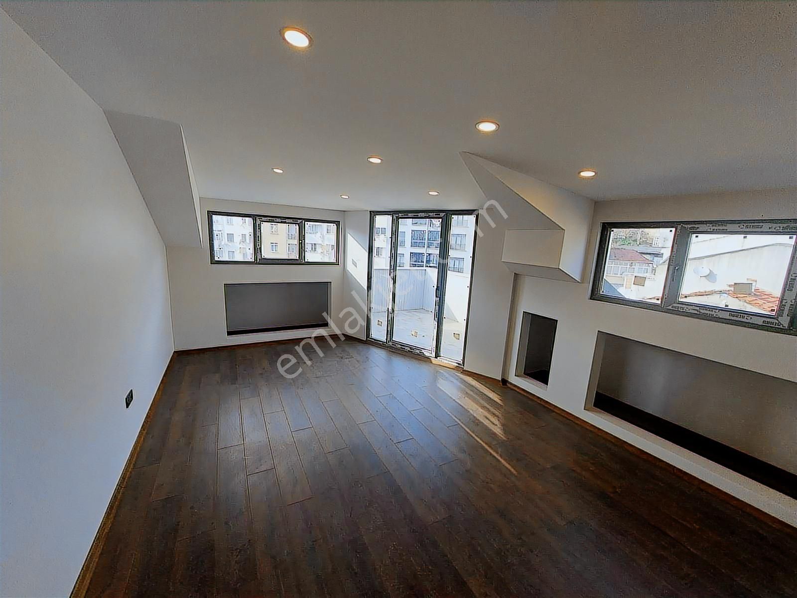 Üsküdar Merkeze Yakın Asansörlü Satılık Sıfır Dubleks 4+1 - Görsel 8