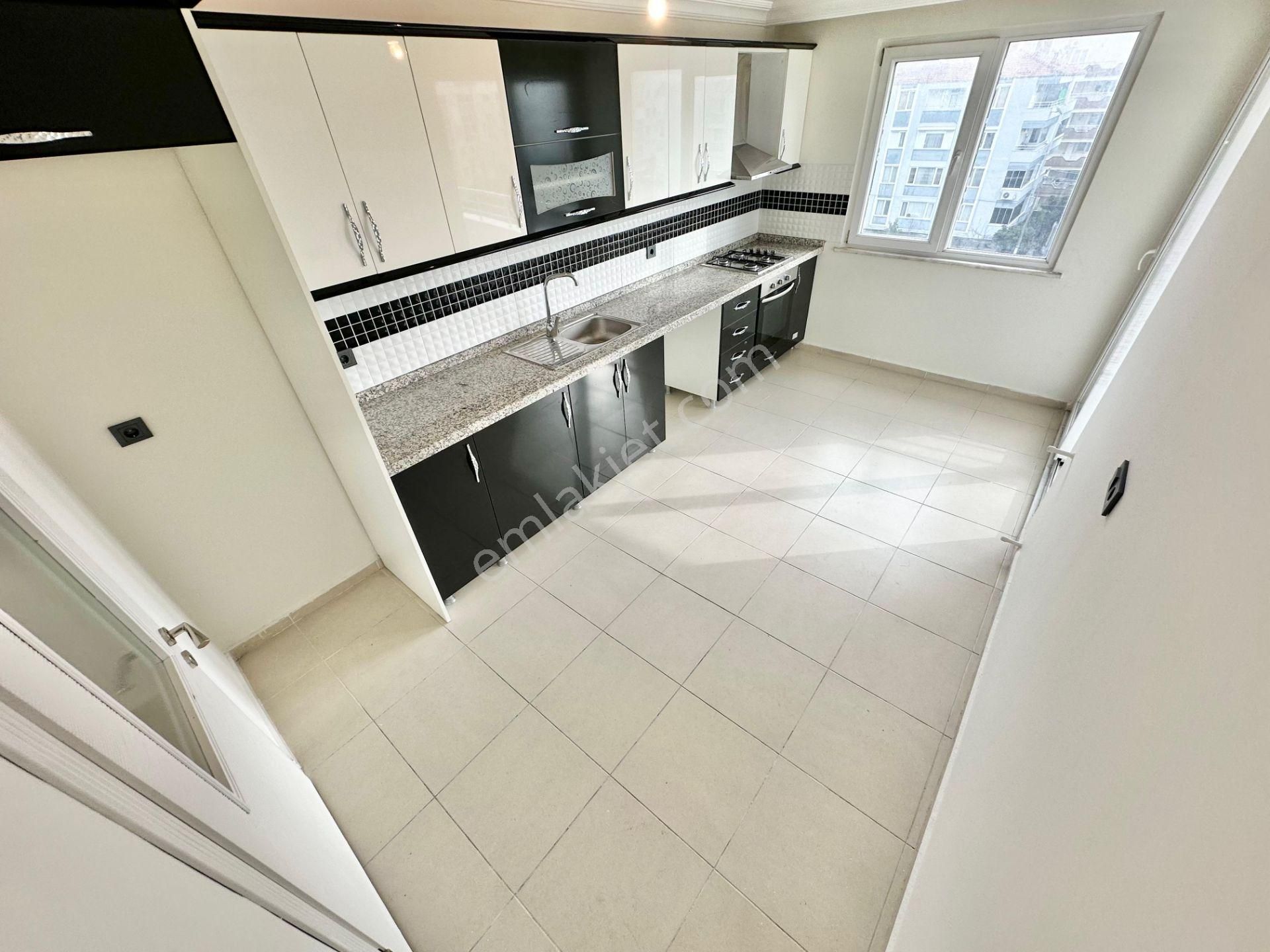 ꧁ay Emlaktan꧂akçay'da Ön Cephe Asansörlü Satılık 3+1 Geniş Daire - Görsel 3