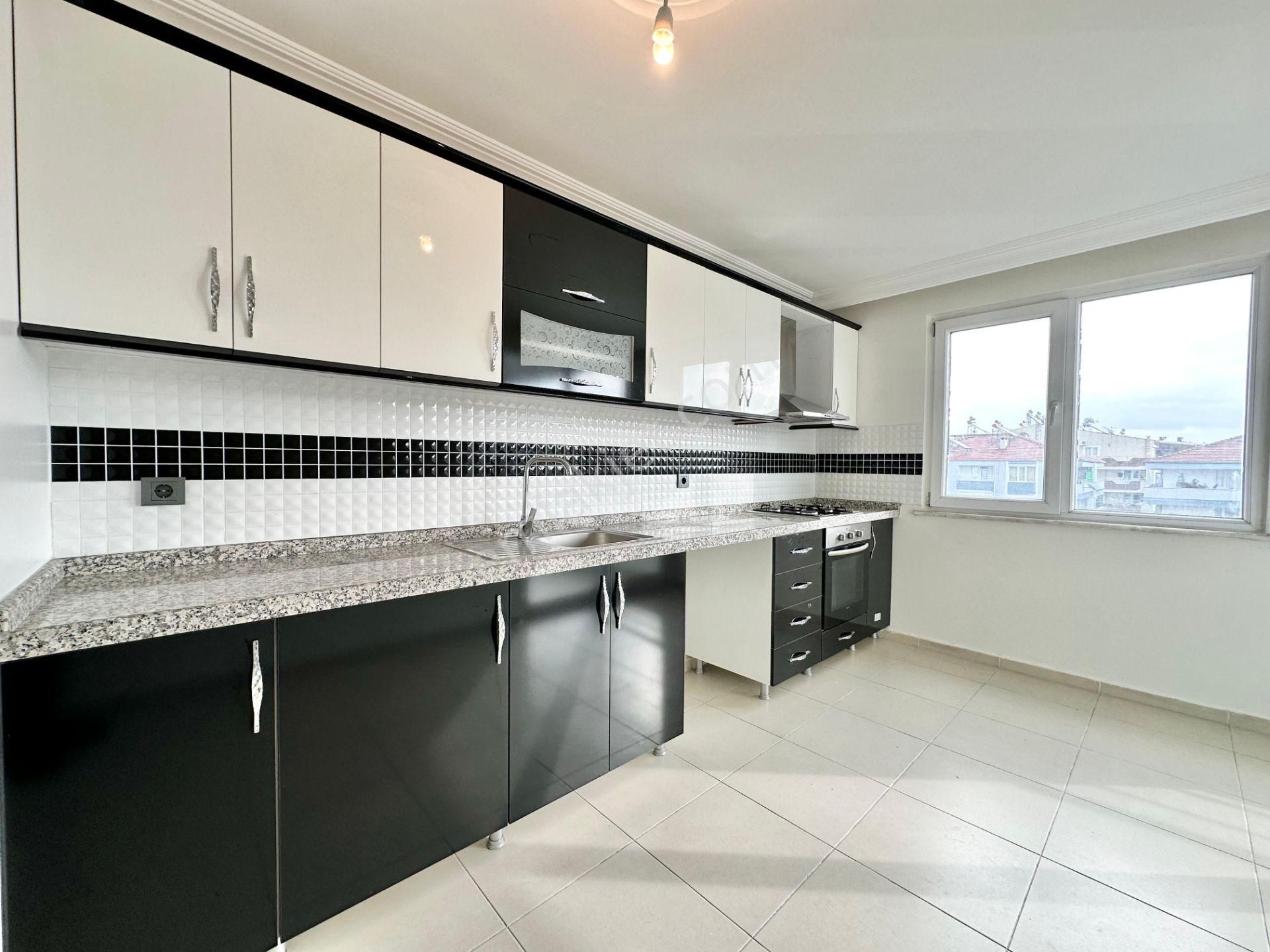 ꧁ay Emlaktan꧂akçay'da Ön Cephe Asansörlü Satılık 3+1 Geniş Daire