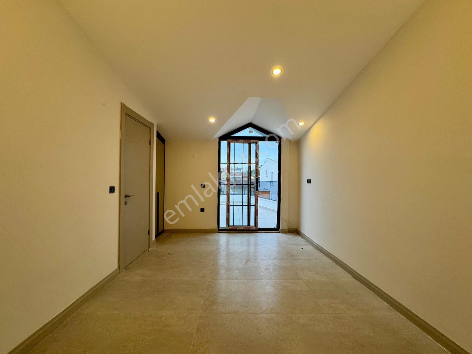 🏡 Referans'tan Geniş Teraslı Denize 50 Mt Lüks Şık Tasarımlı 2+1 Dubleks - Görsel 2