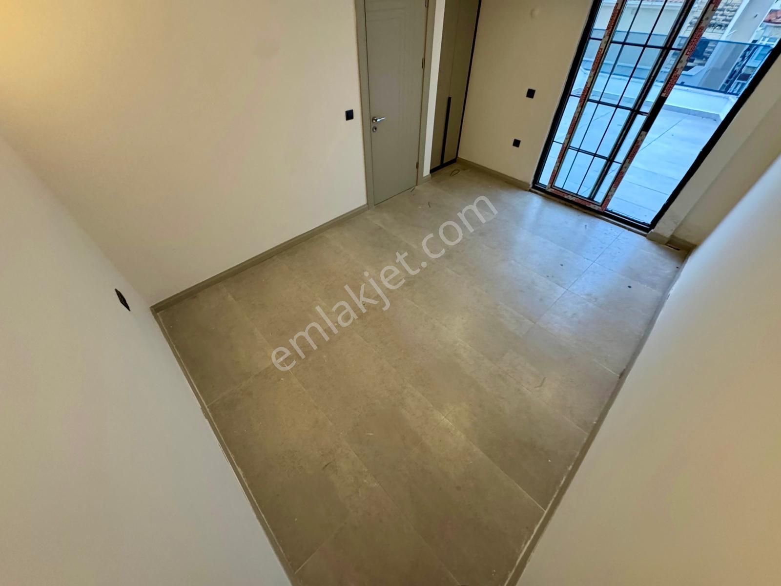 🏡 Referans'tan Geniş Teraslı Denize 50 Mt Lüks Şık Tasarımlı 2+1 Dubleks - Görsel 10