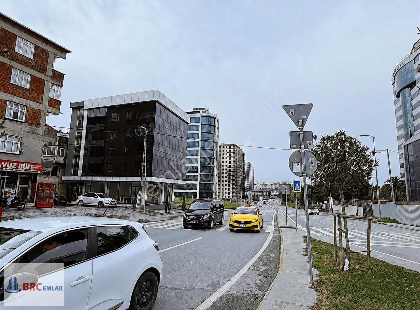 Bağcılar Mahmutbey Ordu Caddesin Komple Sıfır Kiralık Köşe Bina - Görsel 13