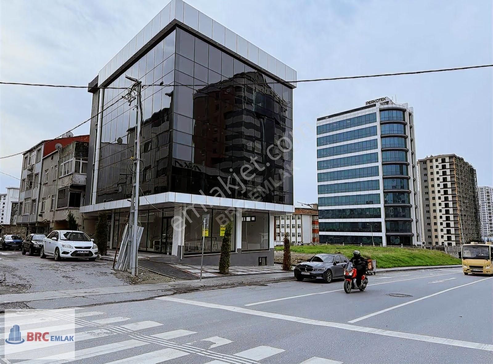 Bağcılar Mahmutbey Ordu Caddesin Komple Sıfır Kiralık Köşe Bina - Görsel 4