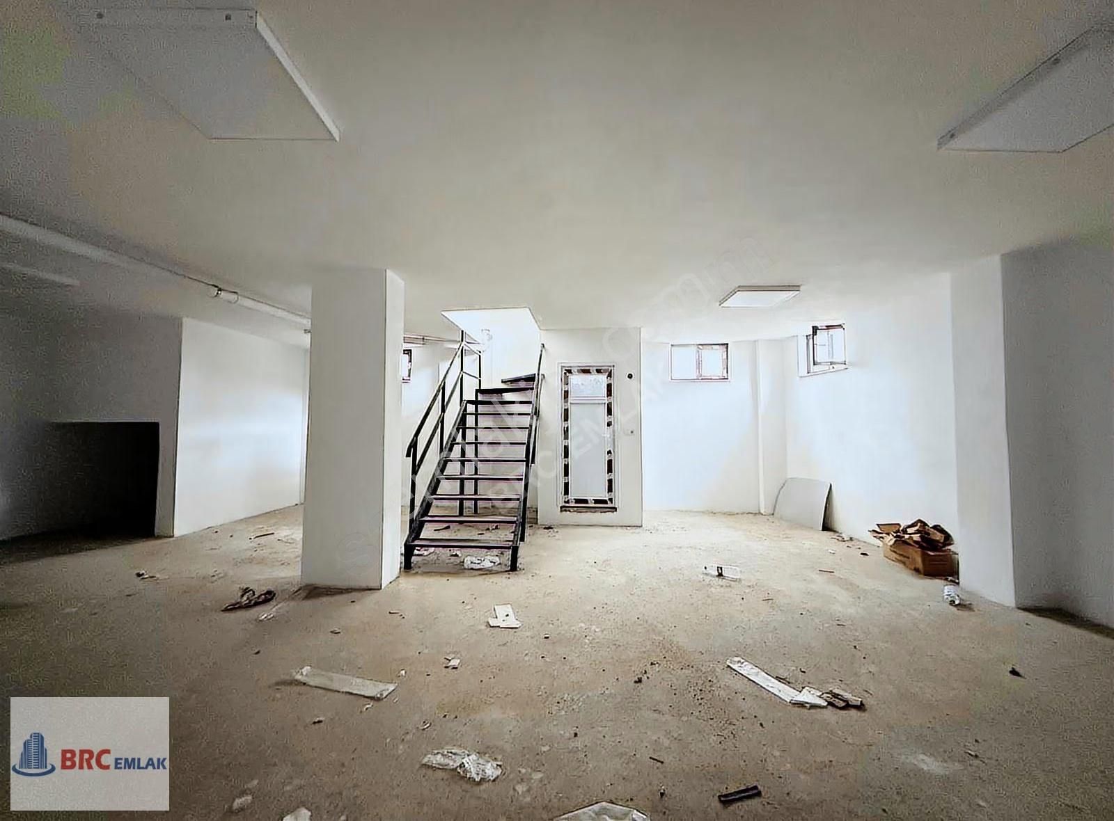 Bağcılar Mahmutbey Ordu Caddesin Komple Sıfır Kiralık Köşe Bina - Görsel 2