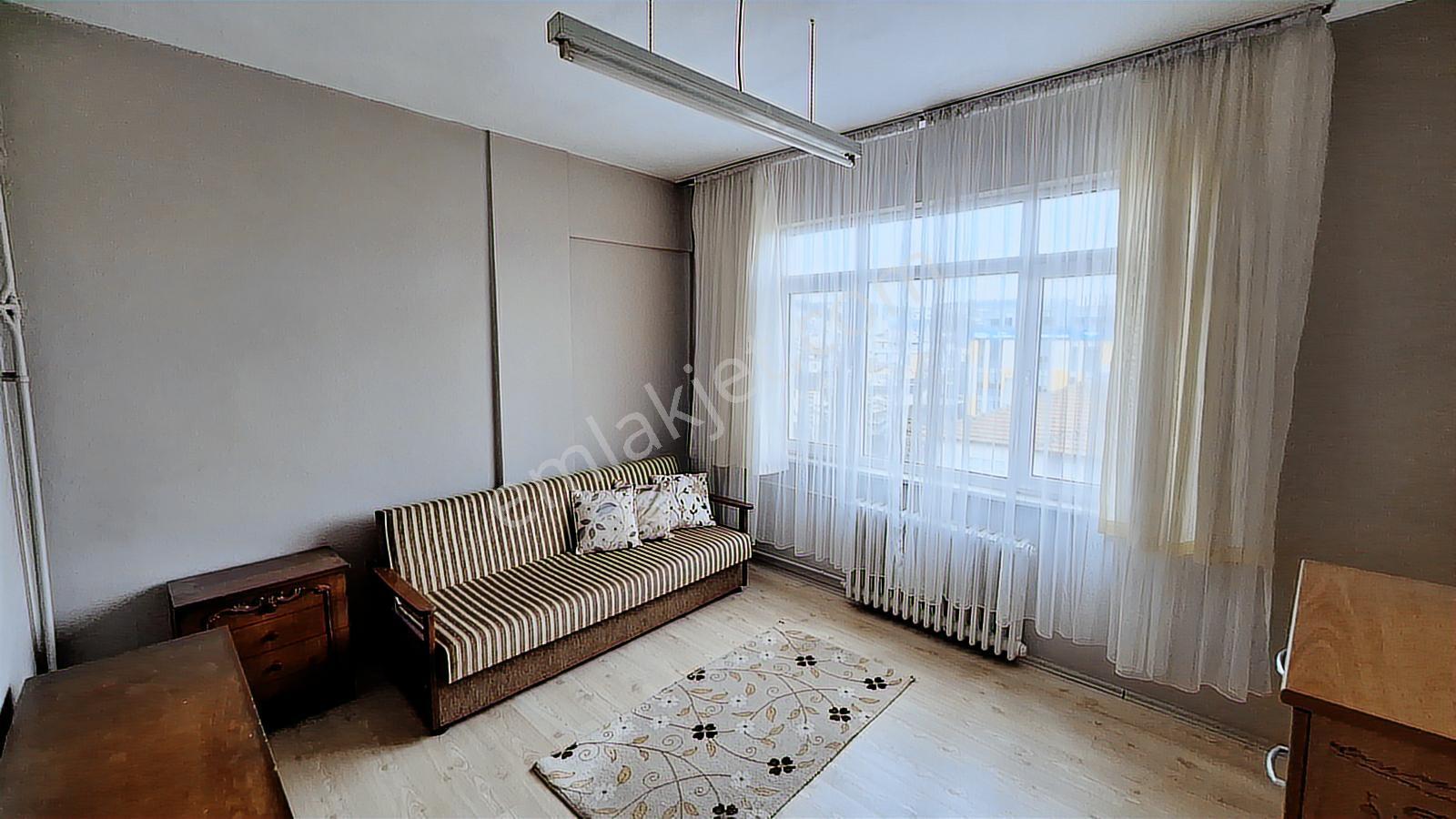 İzmit Merkezde Full Eşyalı 3+1 Arakat Kiralık Daire - Görsel 15
