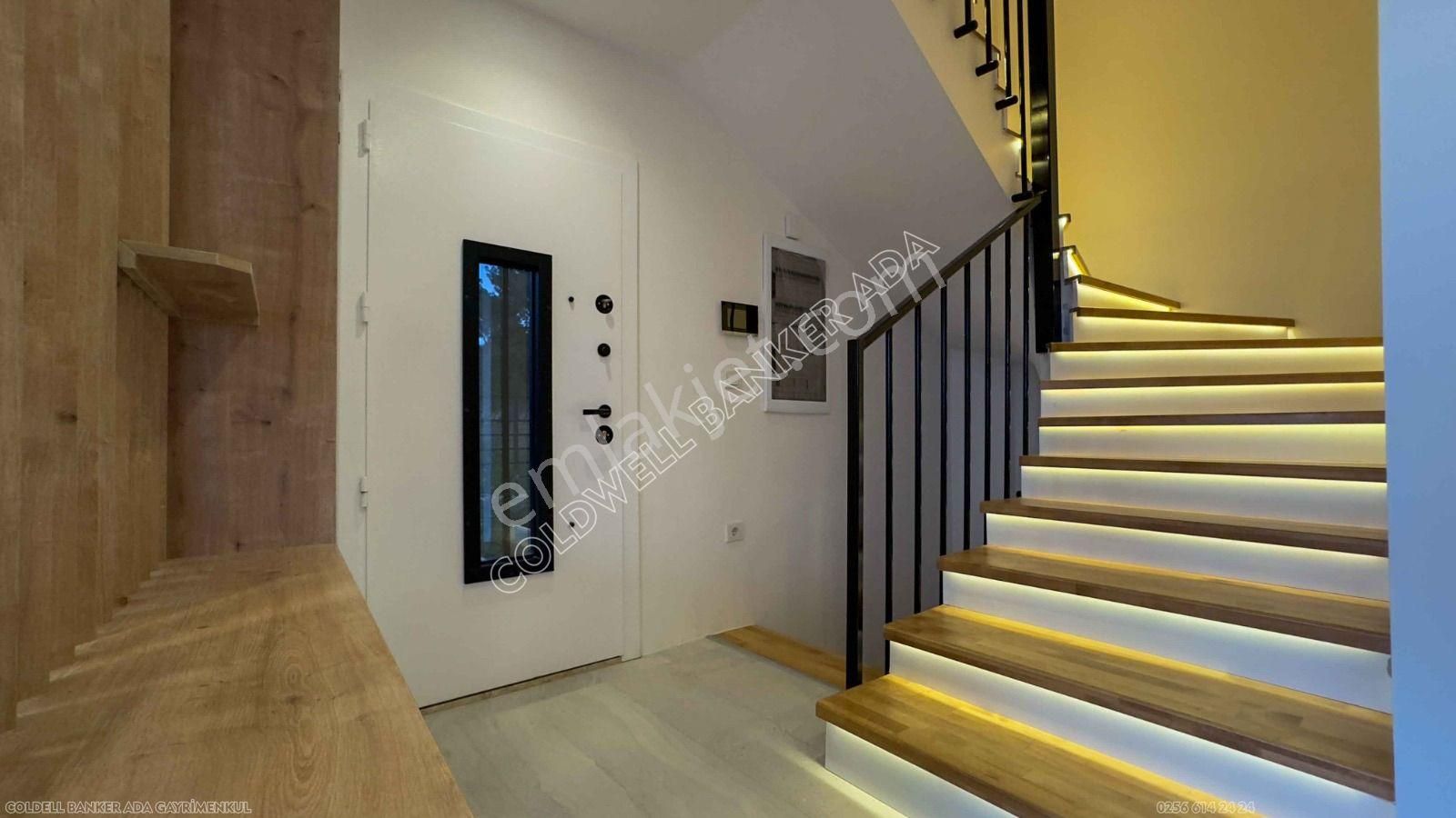 Soğucak Kuşadası’nda Satılık Deniz Manzaralı Özel Havuzlu 3+2 Tripleks Villa - Görsel 12