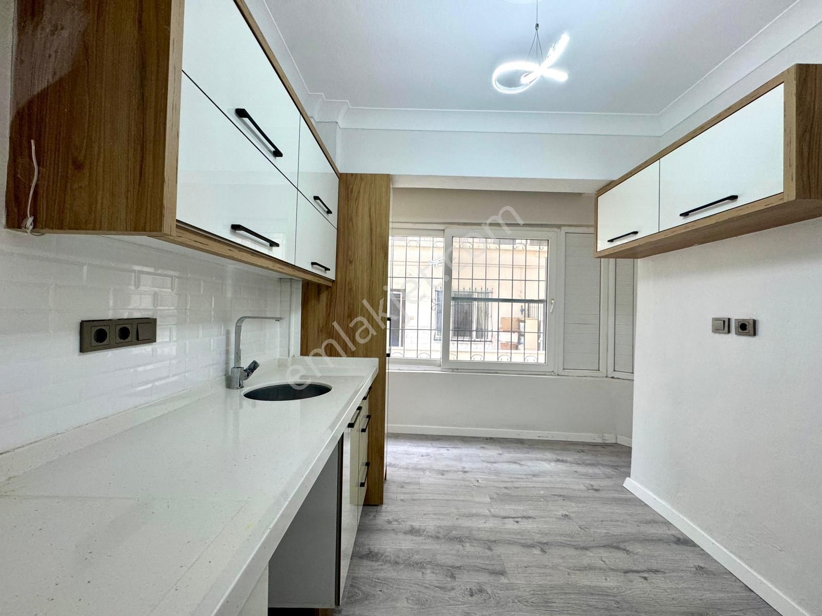 🏡 Referans'tan Akçay'da Denize Yakın Ön Cephe Giriş Kat 2+1 Daire - Görsel 11