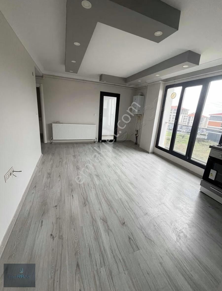 Çorlu Alipaşa Mah. De Kullanışlı 1+1 Kiralık Daire - Görsel 2