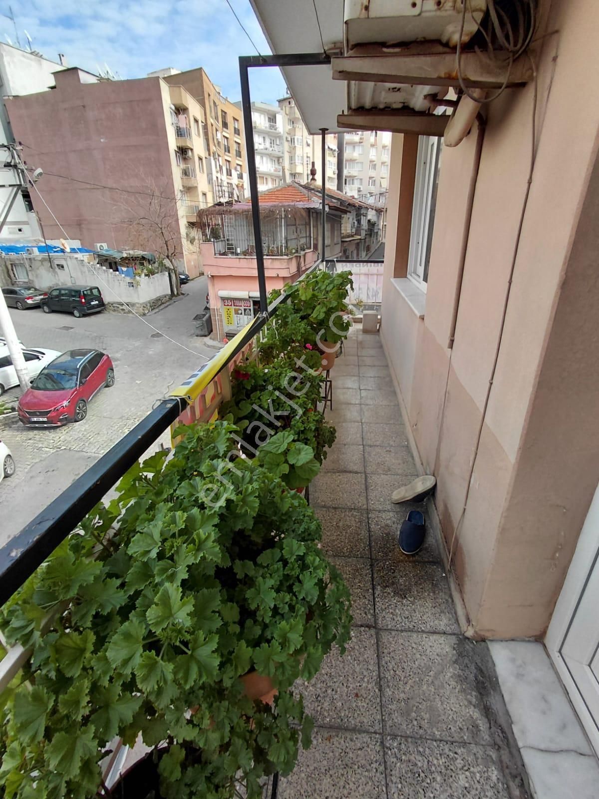 Polat Caddesi Yakını 3+1 Doğalgaz Kapıda 2 Katlı Müstakil - Görsel 13