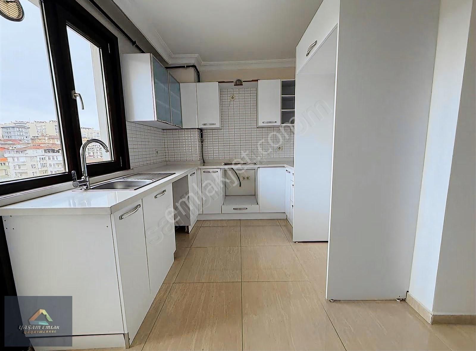 Yaşam'dan Velibaba Helen Residence'de Ara Kat 2+1 Satılık Daire - Görsel 3