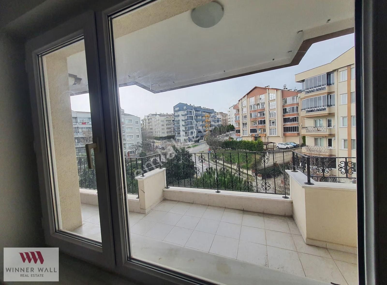 Wınner Wall'dan Aile Sitesinde Geniş 3+1 Eşyasız Kiralık Daire - Görsel 13