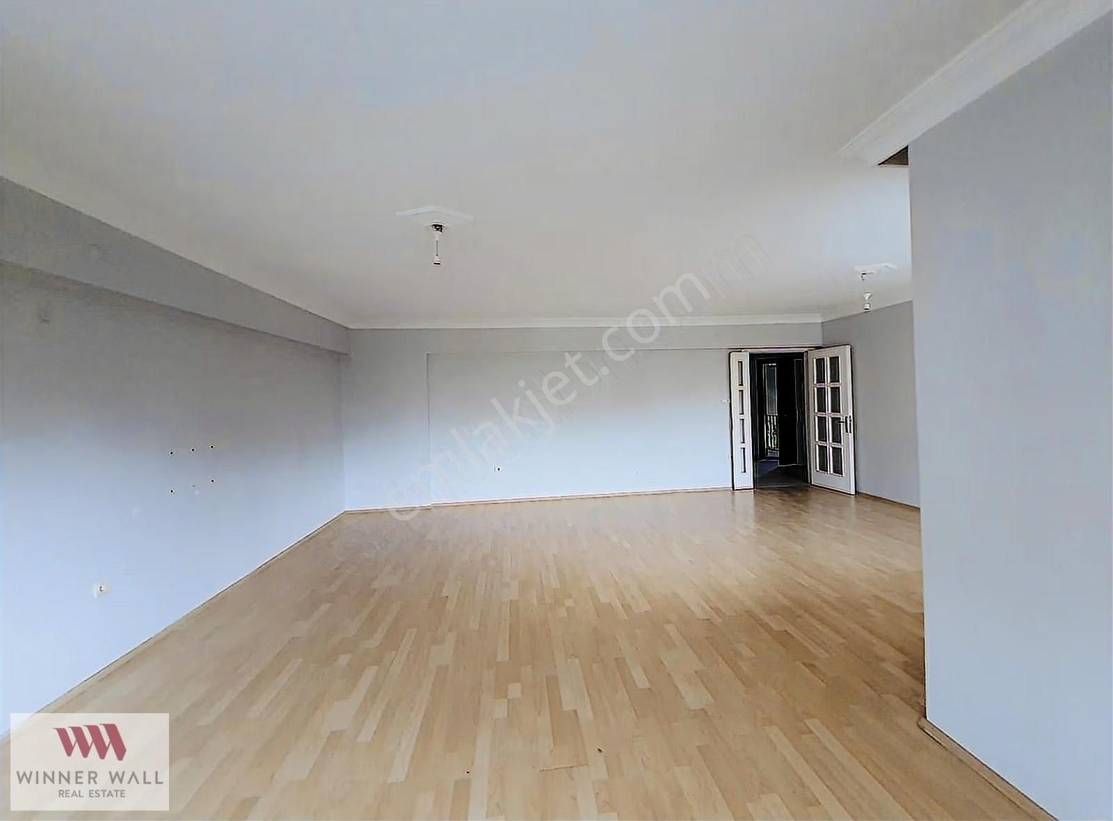 Wınner Wall'dan Aile Sitesinde Geniş 3+1 Eşyasız Kiralık Daire - Görsel 2