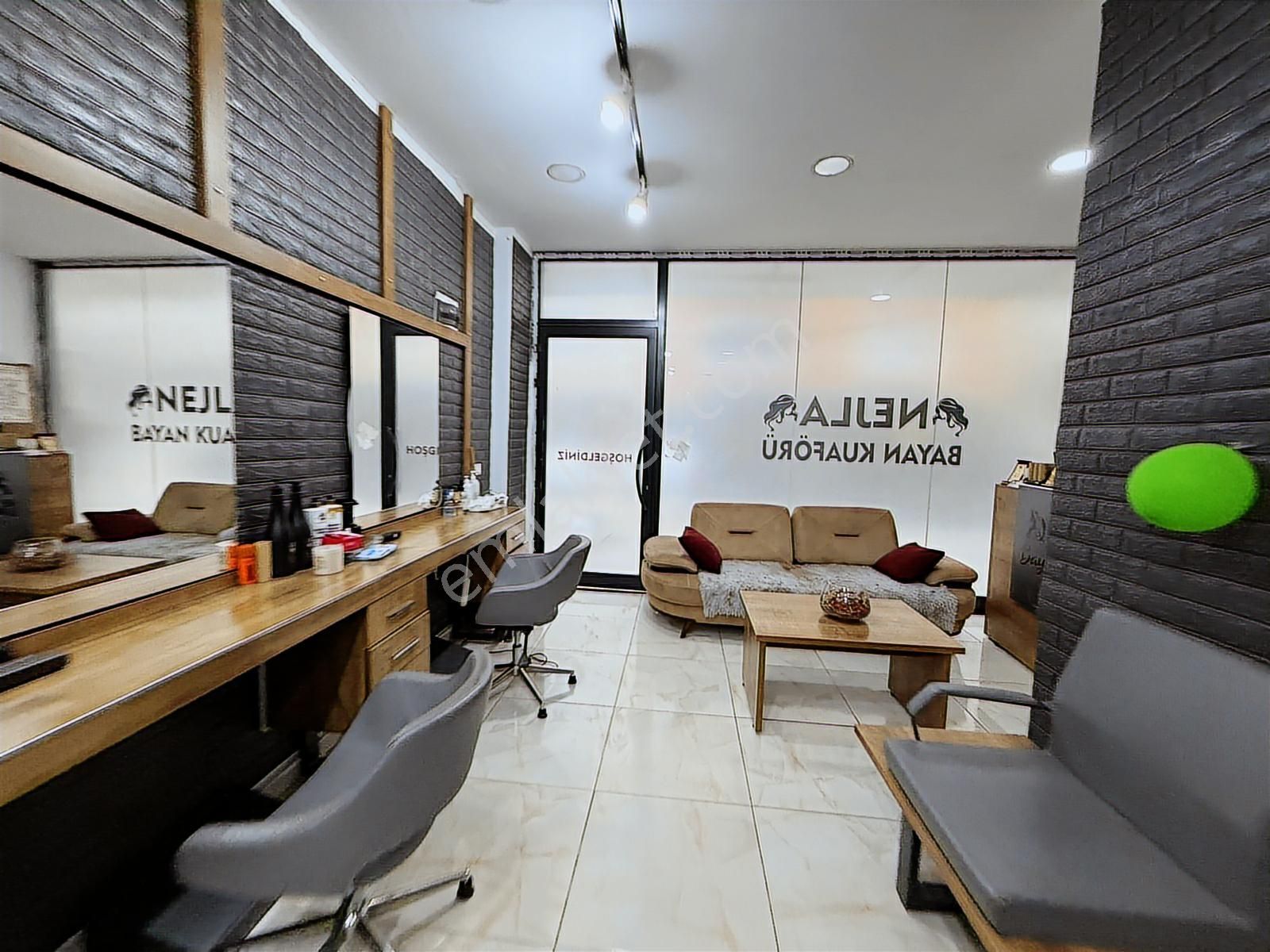 Mehmet Akif'te Satılık 50 M2 Düz Giriş Dükkan Caddeye Çok Yakın - Görsel 3