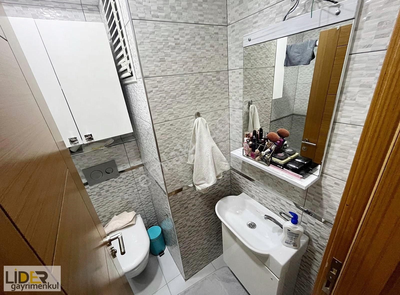 Lider'den İdealtepe Marmaray'da Ebeveyn Banyolu Ara Katta 3+1 - Görsel 19