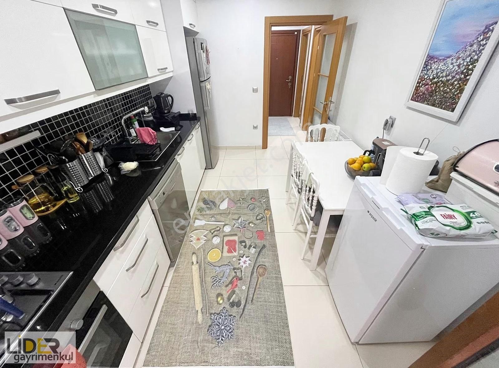 Lider'den İdealtepe Marmaray'da Ebeveyn Banyolu Ara Katta 3+1 - Görsel 9