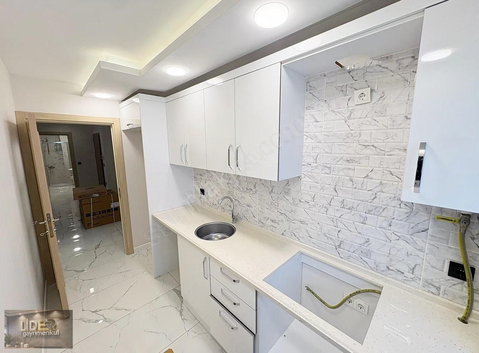 Lider'den Küçükyalı'da Merkezi Konumda Balkonlu 80m² Sıfır 2+1! - Görsel 30