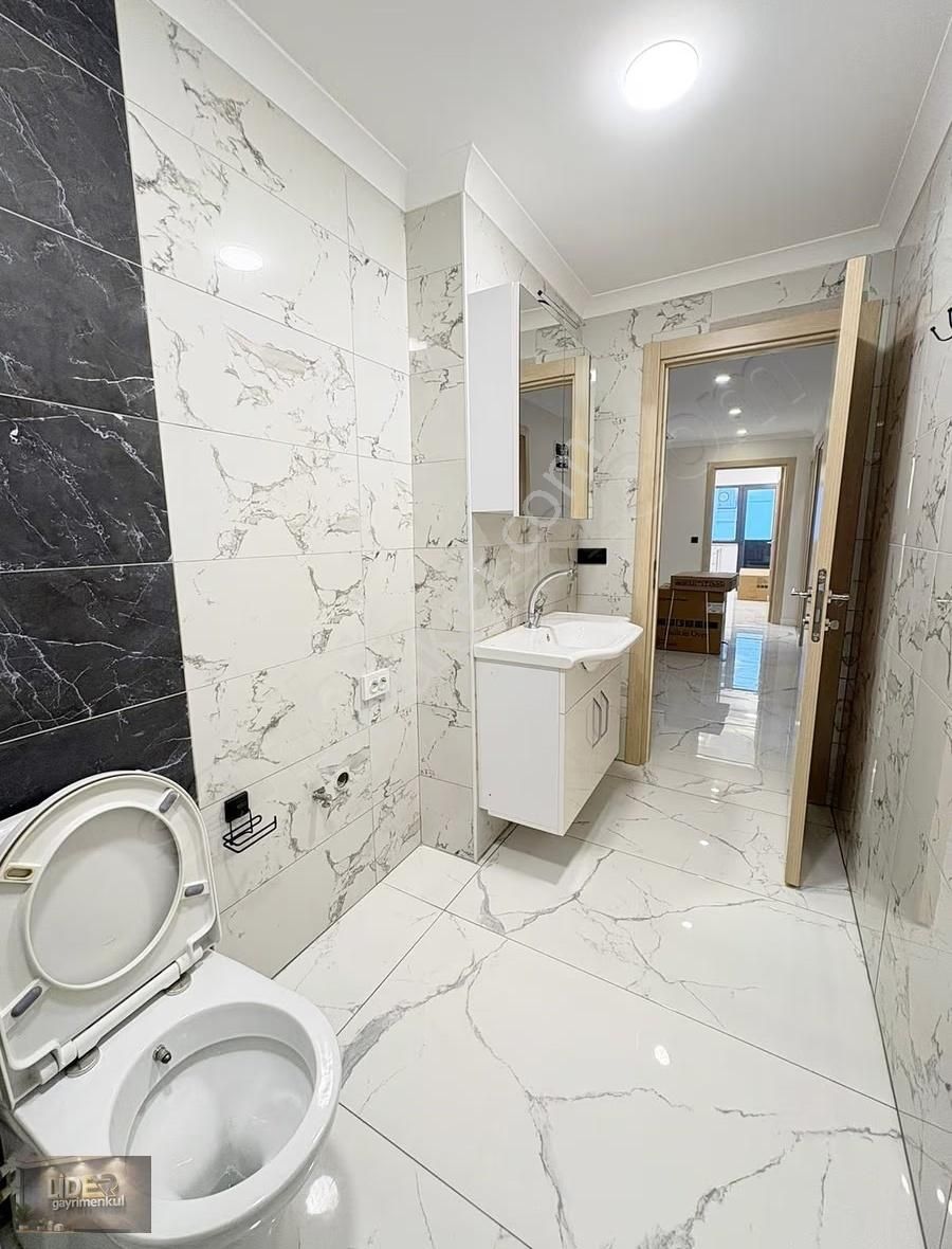 Lider'den Küçükyalı'da Merkezi Konumda Balkonlu 80m² Sıfır 2+1! - Görsel 3