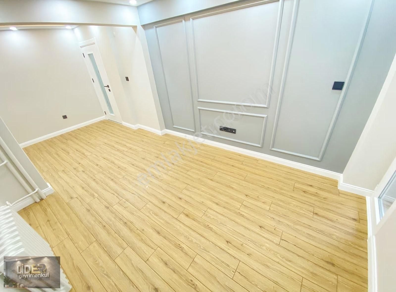 Lider'den Çamlık'ta A'dan Z'ye Yenilenmiş Çift Balkonlu 60m2 1+1 - Görsel 11