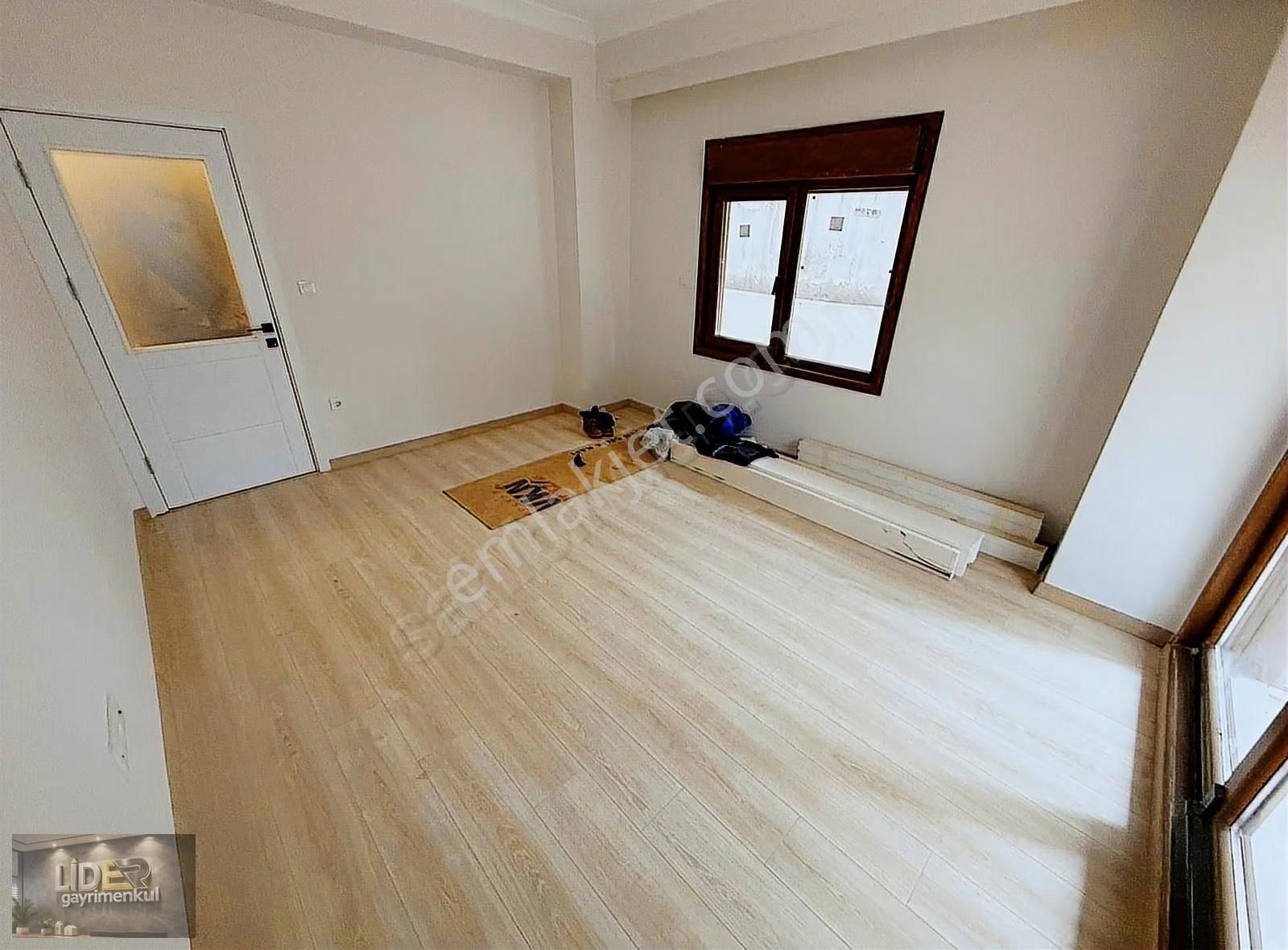 Lider'de İdealtepe Özel Bahçe Kullanımlı Ayrı Mutfaklı Sıfır 1+1