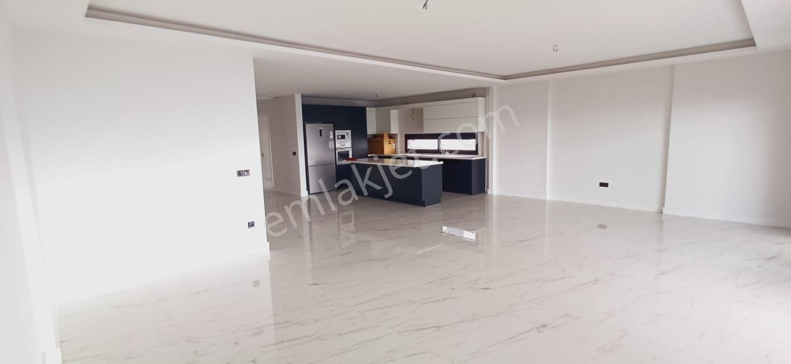 Havuzlu Sitede Panoromik Deniz Manzaralı 3+1 - Görsel 26