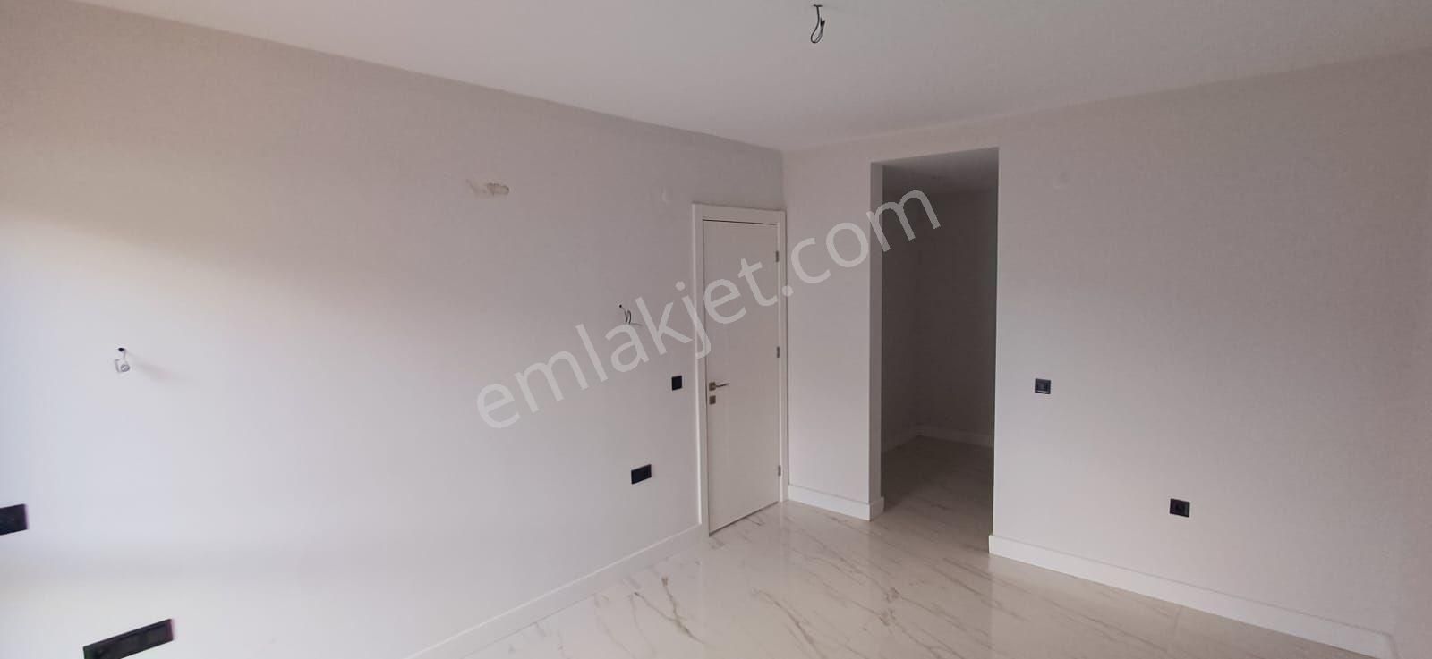 Havuzlu Sitede Panoromik Deniz Manzaralı 3+1 - Görsel 17