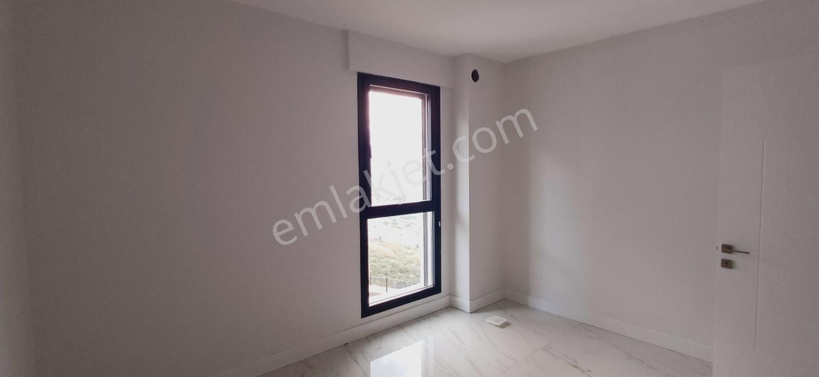 Havuzlu Sitede Panoromik Deniz Manzaralı 3+1 - Görsel 2