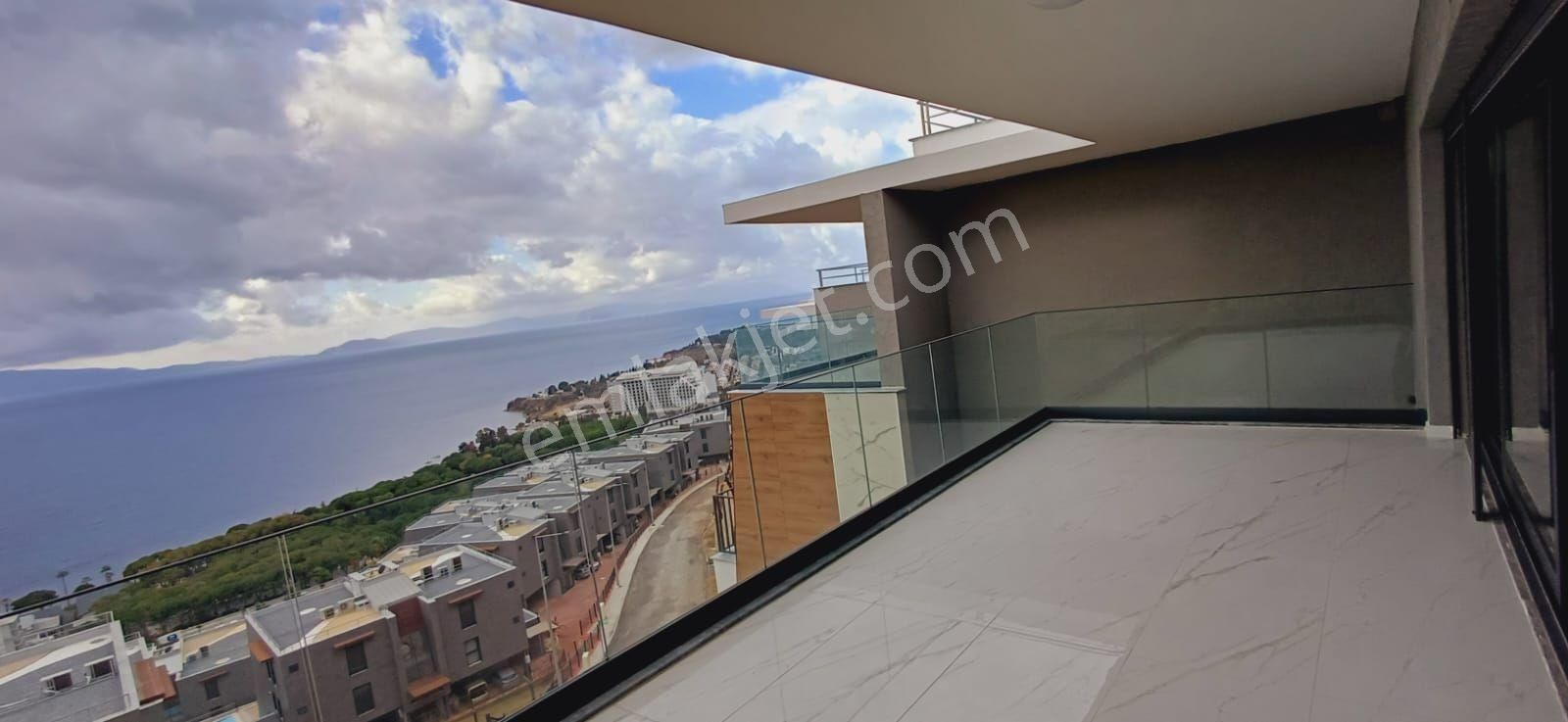 Havuzlu Sitede Panoromik Deniz Manzaralı 3+1 - Görsel 24