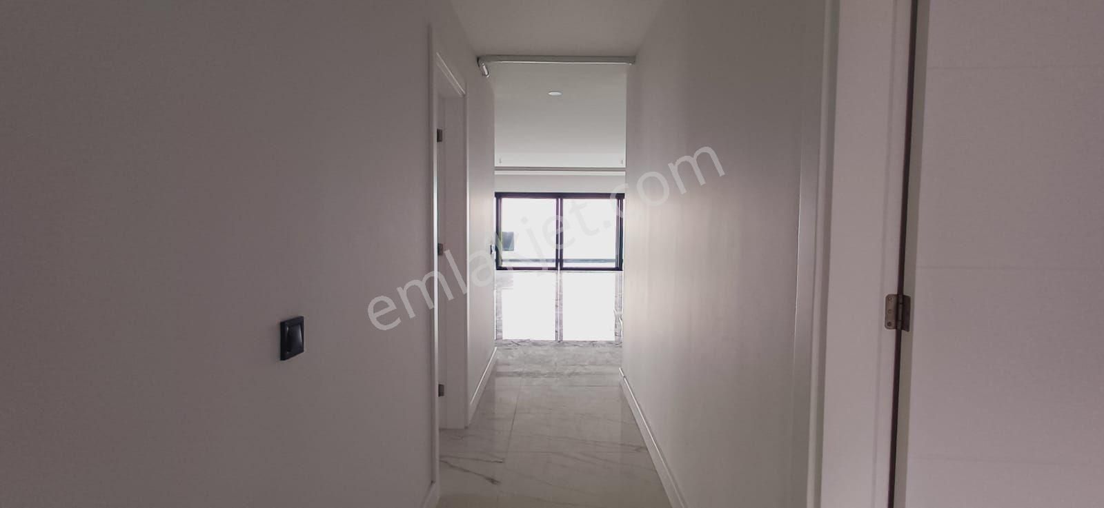 Havuzlu Sitede Panoromik Deniz Manzaralı 3+1 - Görsel 16