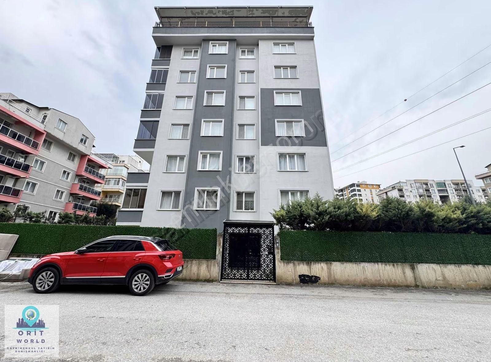 Dumlupınar'da 3+1 Kiralık Site İçi Geniş Aile Binasında Daire
