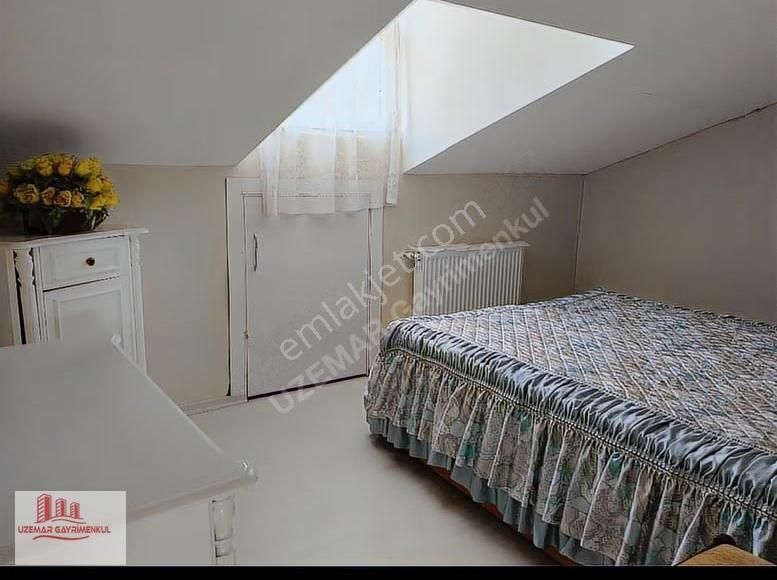 Uzemar'dan Kiralık 2+1 Çatı Kat Eşyalı