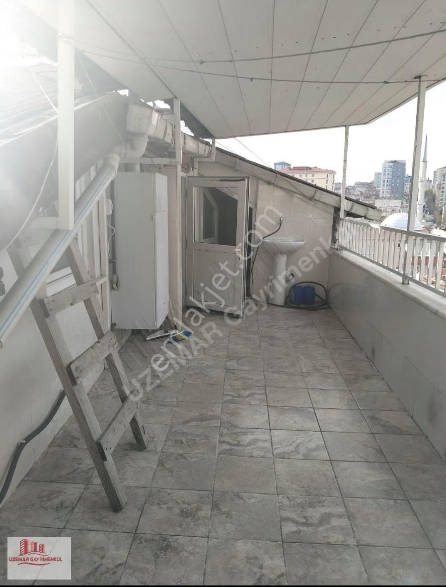Uzemar'dan Kiralık 2+1 Çatı Kat Eşyalı - Görsel 12